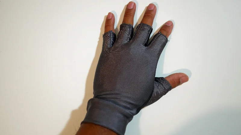 Large Fishing Gloves / Sun Gloves - Light Weight - Dark Gray w/ Light Rubberized Palm - FREE SHIPPING